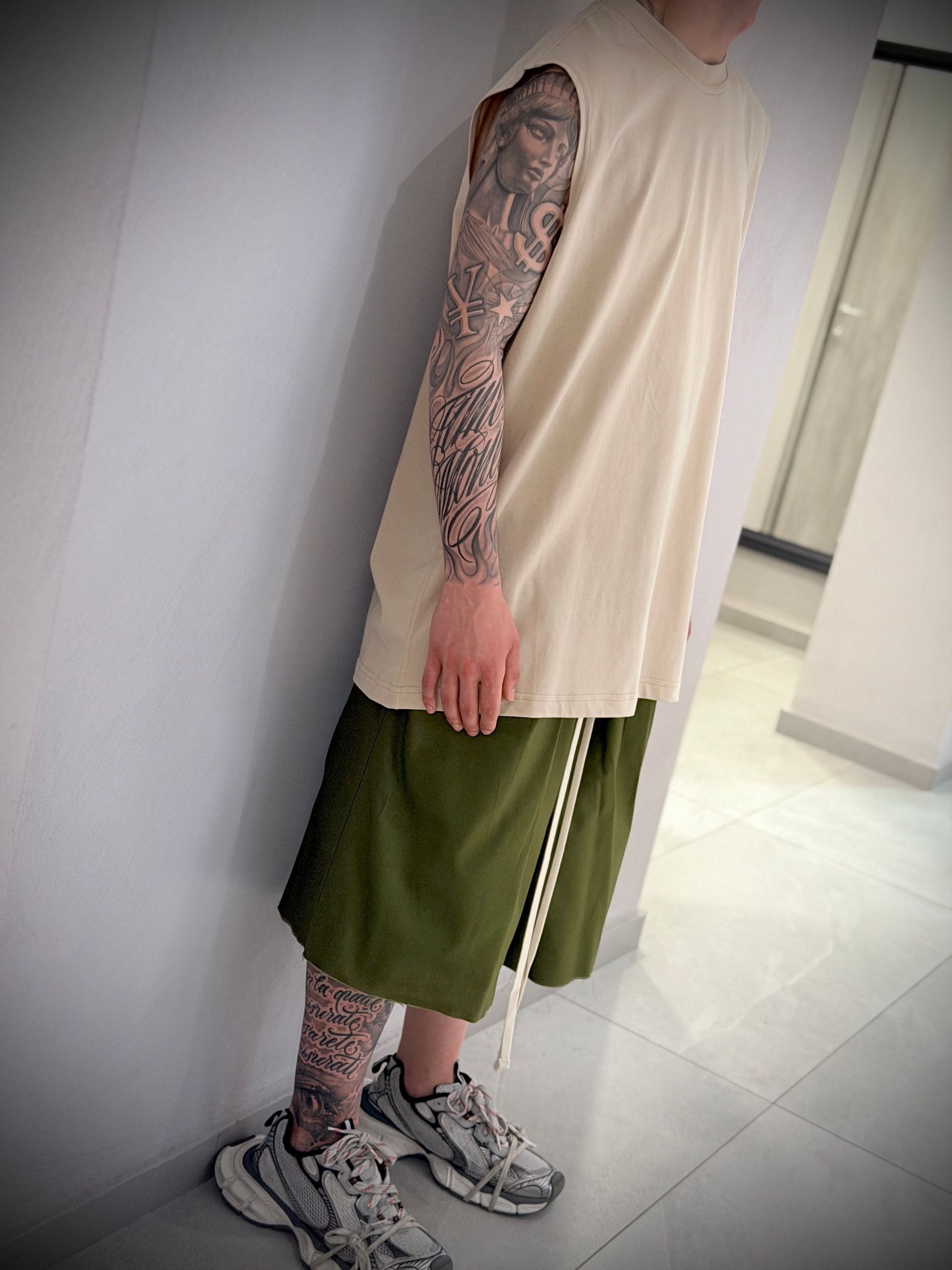 SHORT TAGLIO VIVO -  -