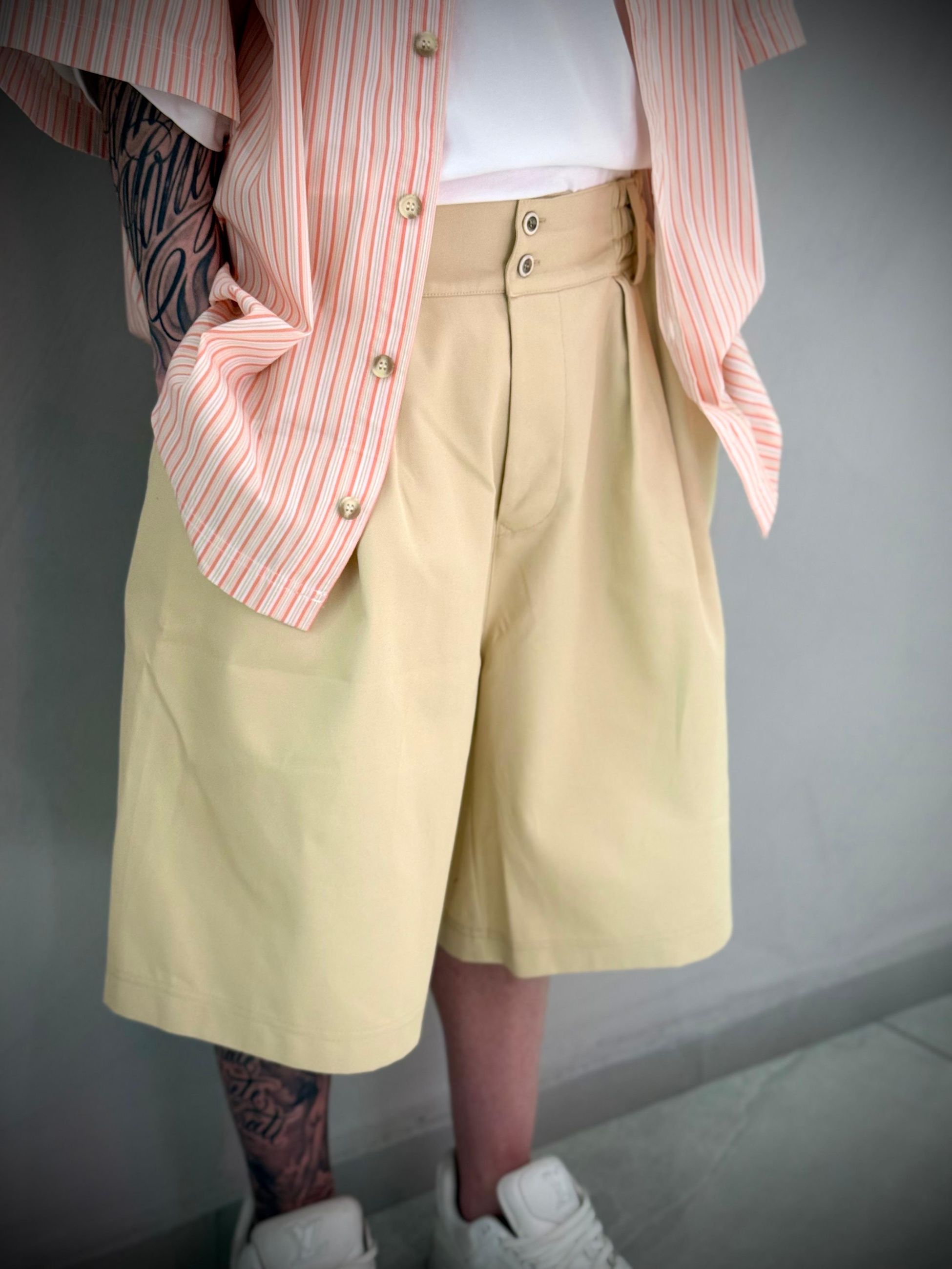 SHORT SUMMER -  -