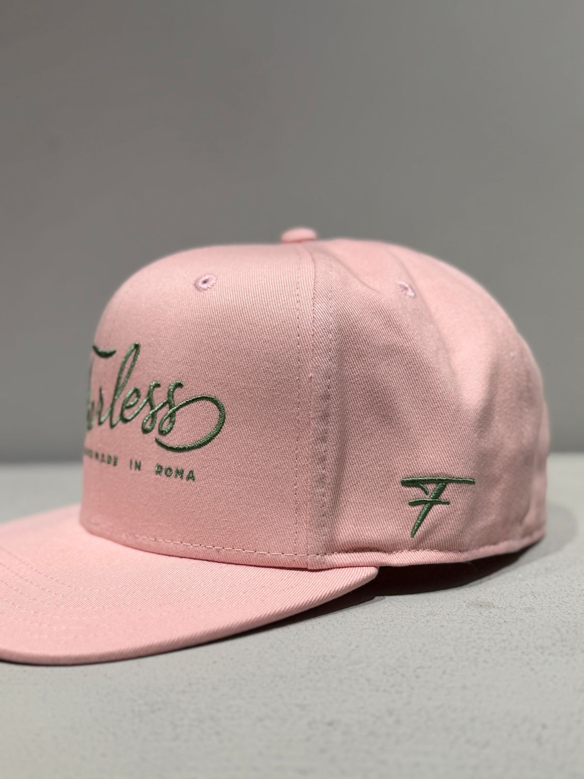 SNAPBACK CAP -  -