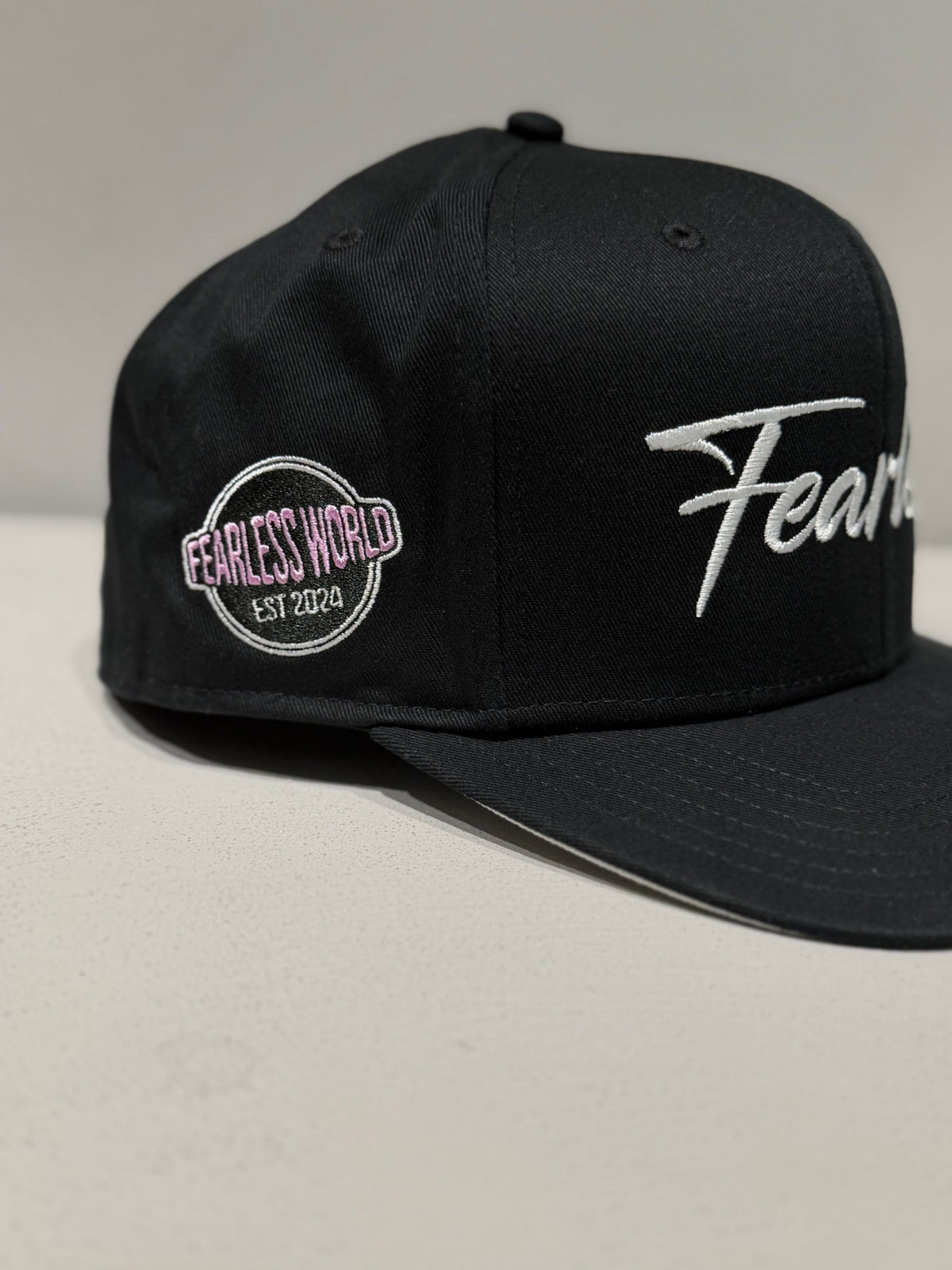 SNAPBACK CAP -  -