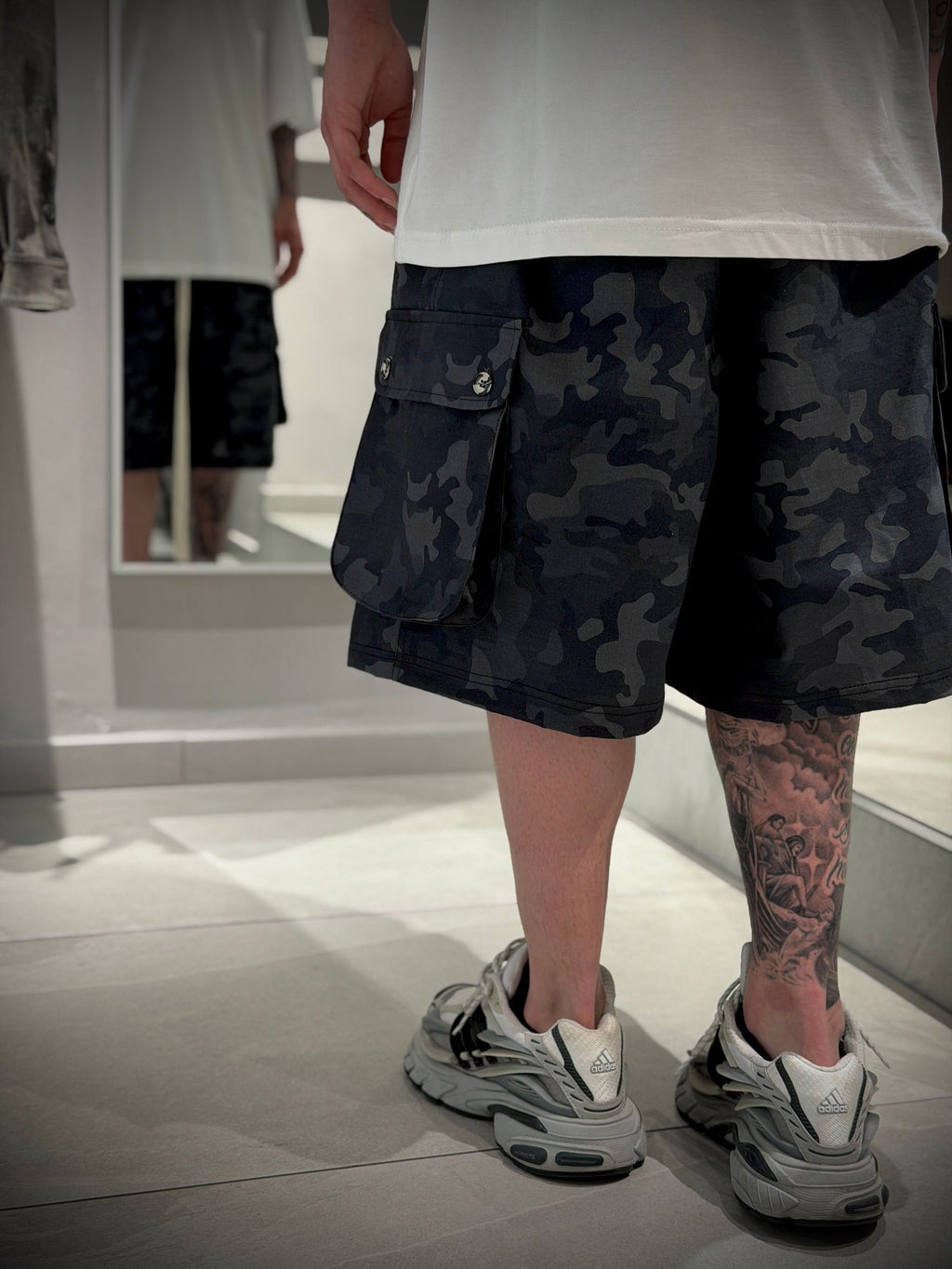 SHORT CARGO 2 -  -
