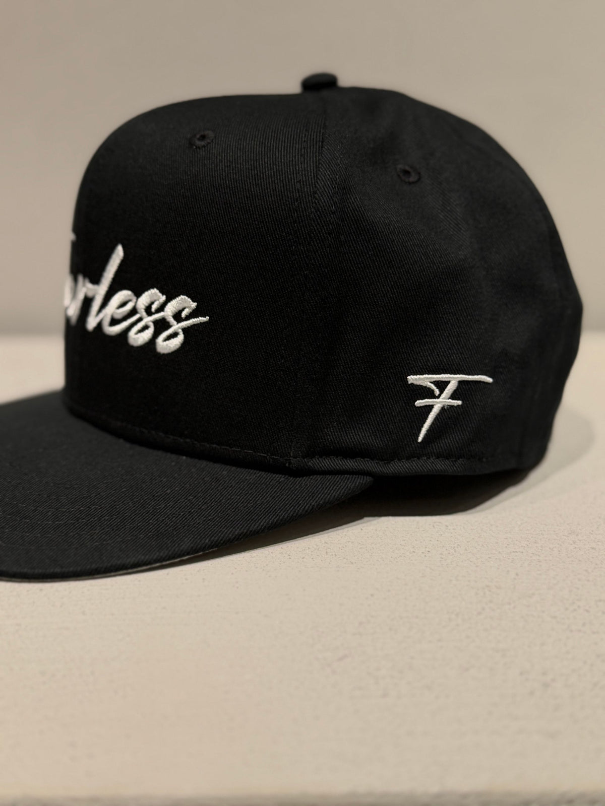 SNAPBACK CAP -  -