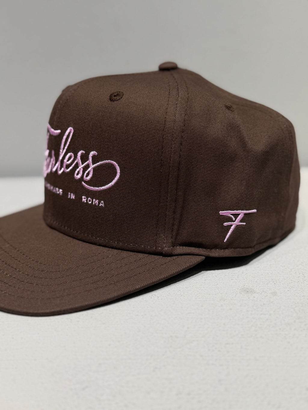 SNAPBACK CAP -  -